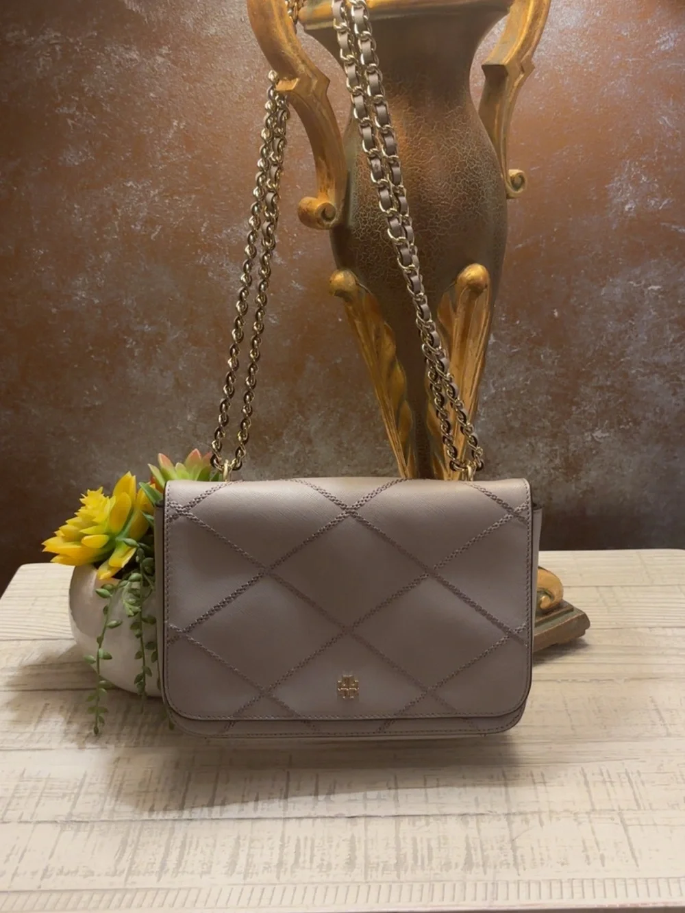 Gorgeous Like New ~ Tory Burch Quilted Leather Chain Shoulder Bag in Taupe